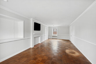 670 Montauk Hwy, Water Mill, NY for lease Interior Photo- Image 1 of 9