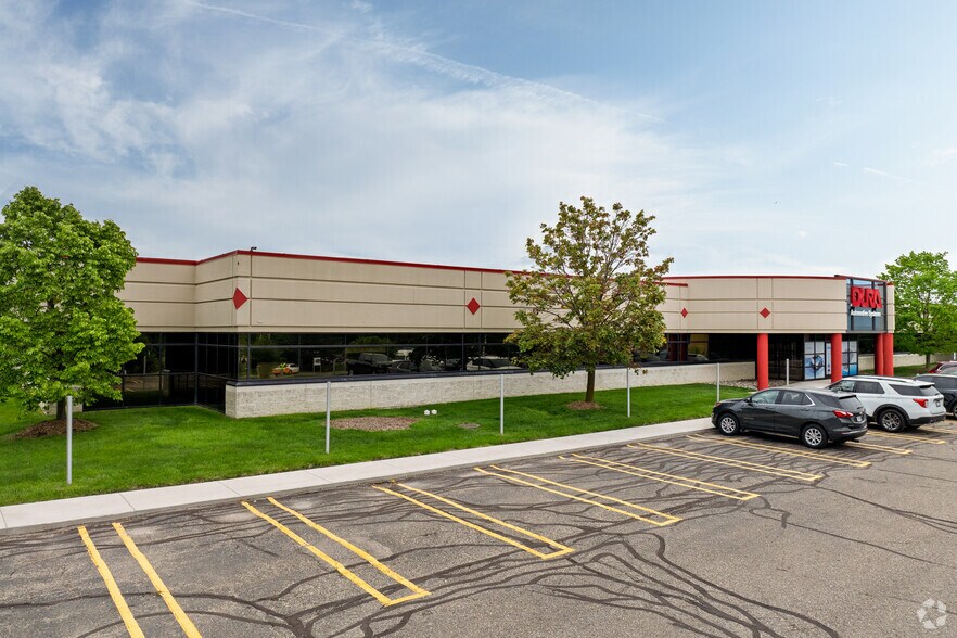 1780 Pond Run, Auburn Hills, MI for lease - Primary Photo - Image 1 of 6