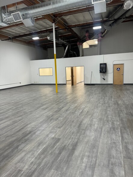 1138-1158 N Gilbert St, Anaheim, CA for lease - Interior Photo - Image 3 of 8