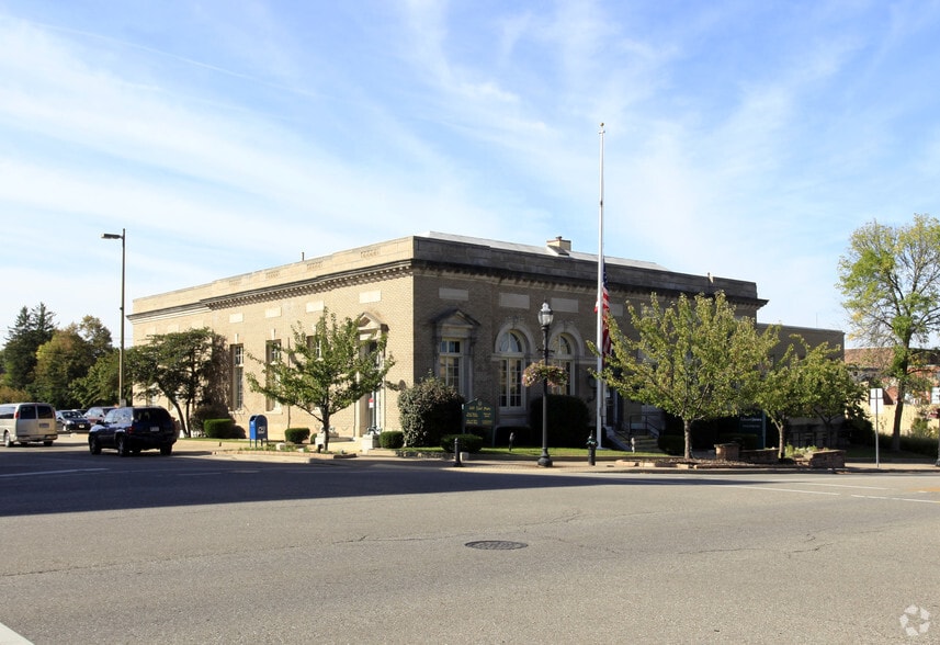 322 E Main St, Niles, MI 49120