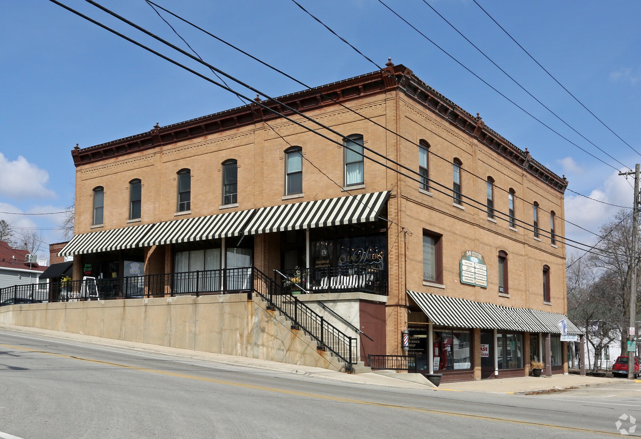 22 Geneva St, Williams Bay, WI for sale Primary Photo- Image 1 of 1