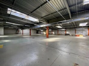 Flex in Auvers-sur-Oise for lease Interior Photo- Image 2 of 11