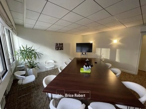 Office in Lyon for sale Interior Photo- Image 2 of 6