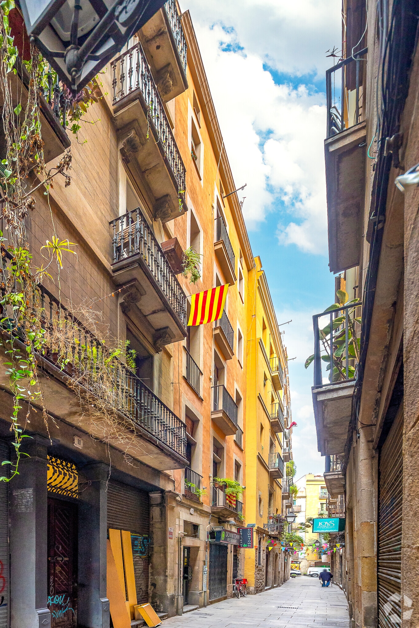 Multifamily in Barcelona, Barcelona for sale Primary Photo- Image 1 of 2