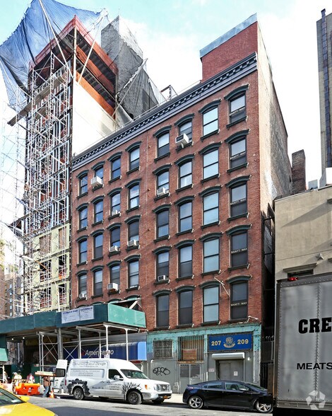 208 W 29th St, New York, NY for sale - Primary Photo - Image 1 of 1