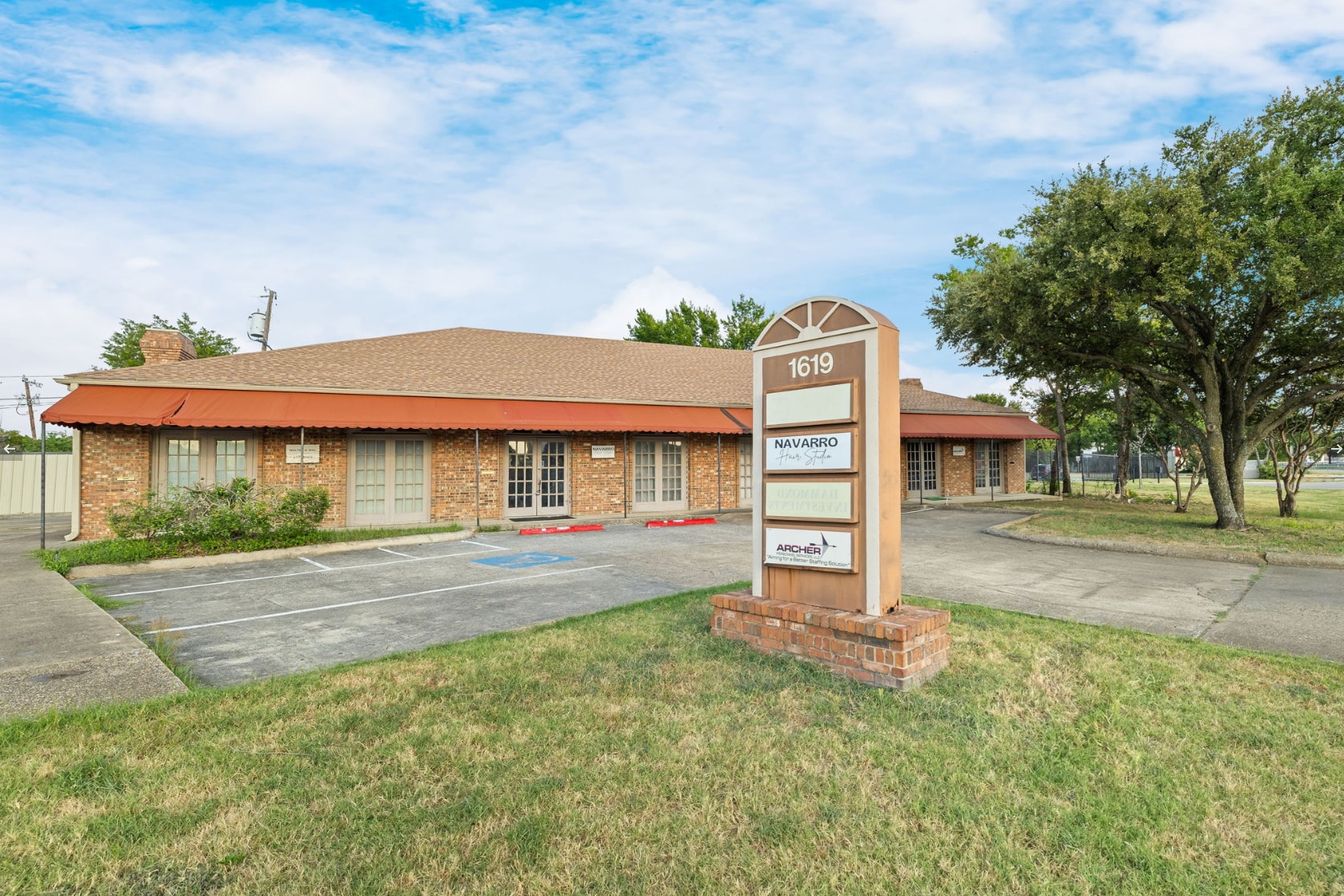 1619 W Irving Blvd, Irving, TX for lease Primary Photo- Image 1 of 17