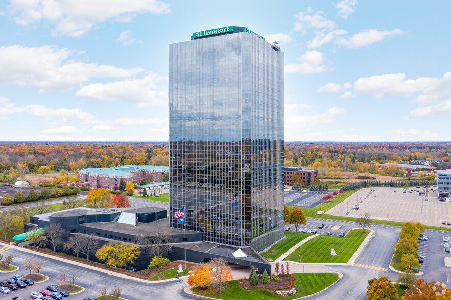 27777 Franklin Rd, Southfield, MI for lease - Building Photo - Image 2 of 11