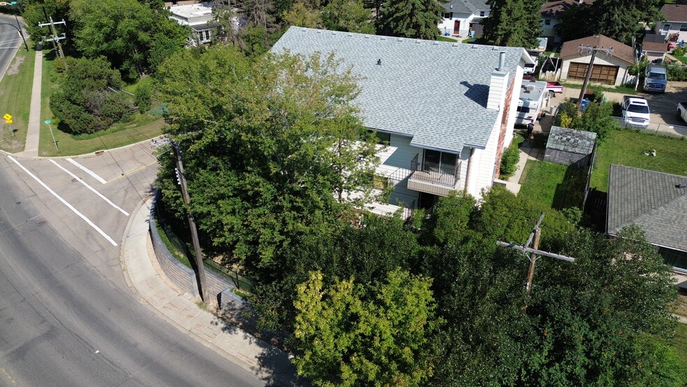 4130 Ross, Red Deer, AB T4N 1W7 Stephan Apartment