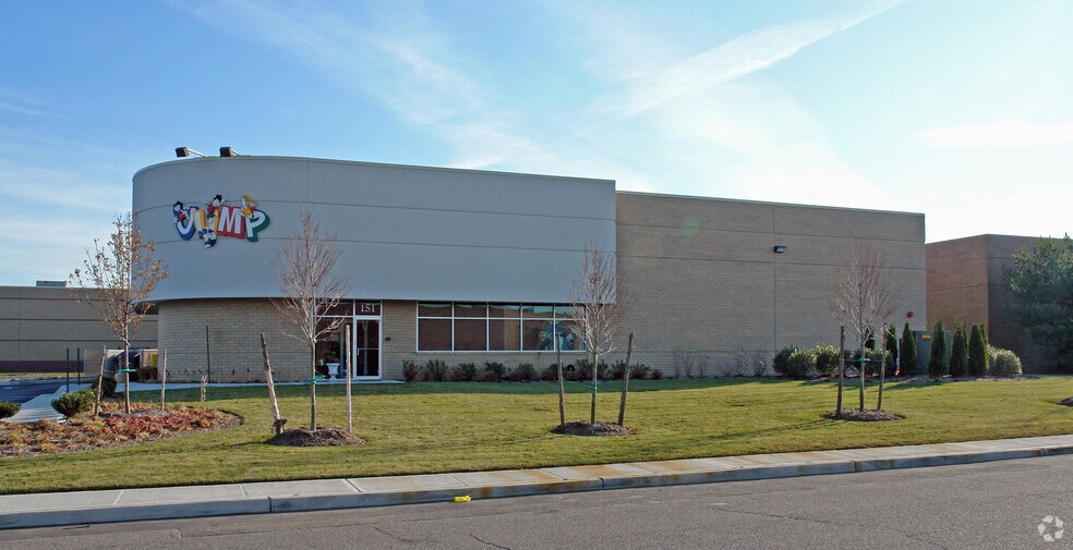 151 Dominion Blvd, Ronkonkoma, NY for sale - Primary Photo - Image 1 of 1