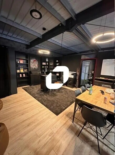 Flex in Serris for lease - Interior Photo - Image 3 of 4