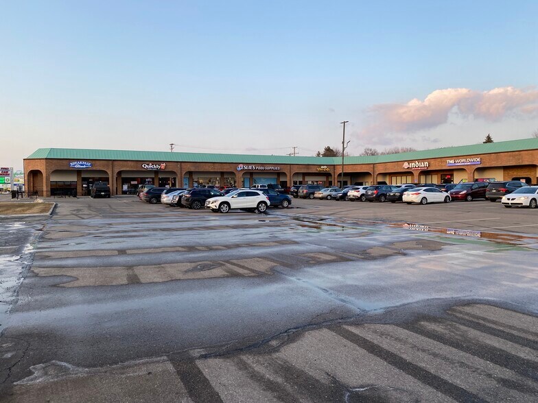 3614-3674 Rochester Rd, Troy, MI for lease - Building Photo - Image 3 of 7