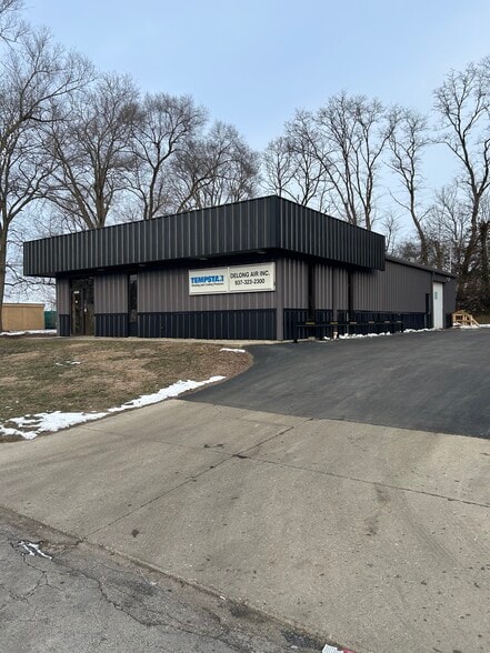 1650 Commerce Rd, Springfield, OH for lease - Building Photo - Image 1 of 7