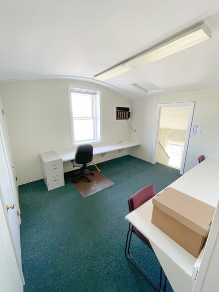 935 Washington St, Norwood, MA for lease - Interior Photo - Image 1 of 9