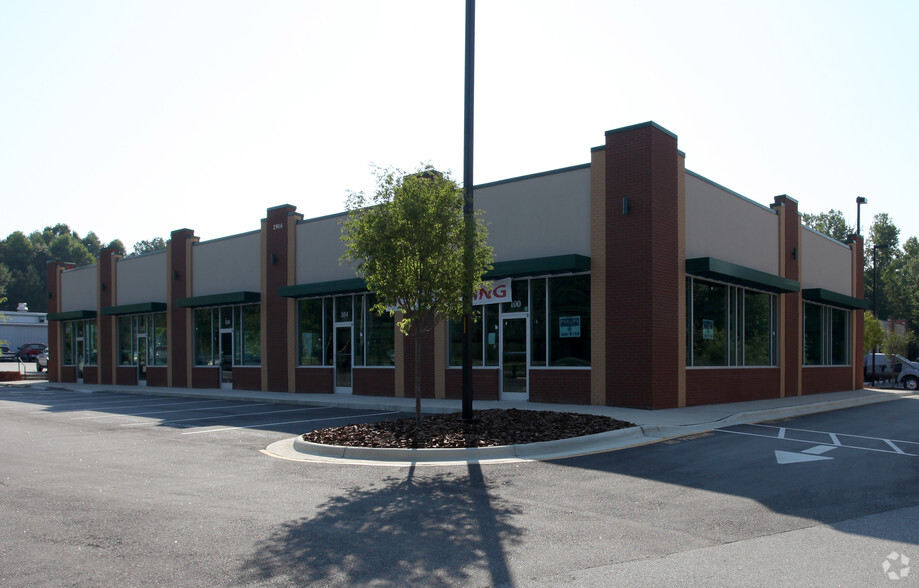 2916 N Main St, Fuquay Varina, NC for lease - Primary Photo - Image 1 of 4