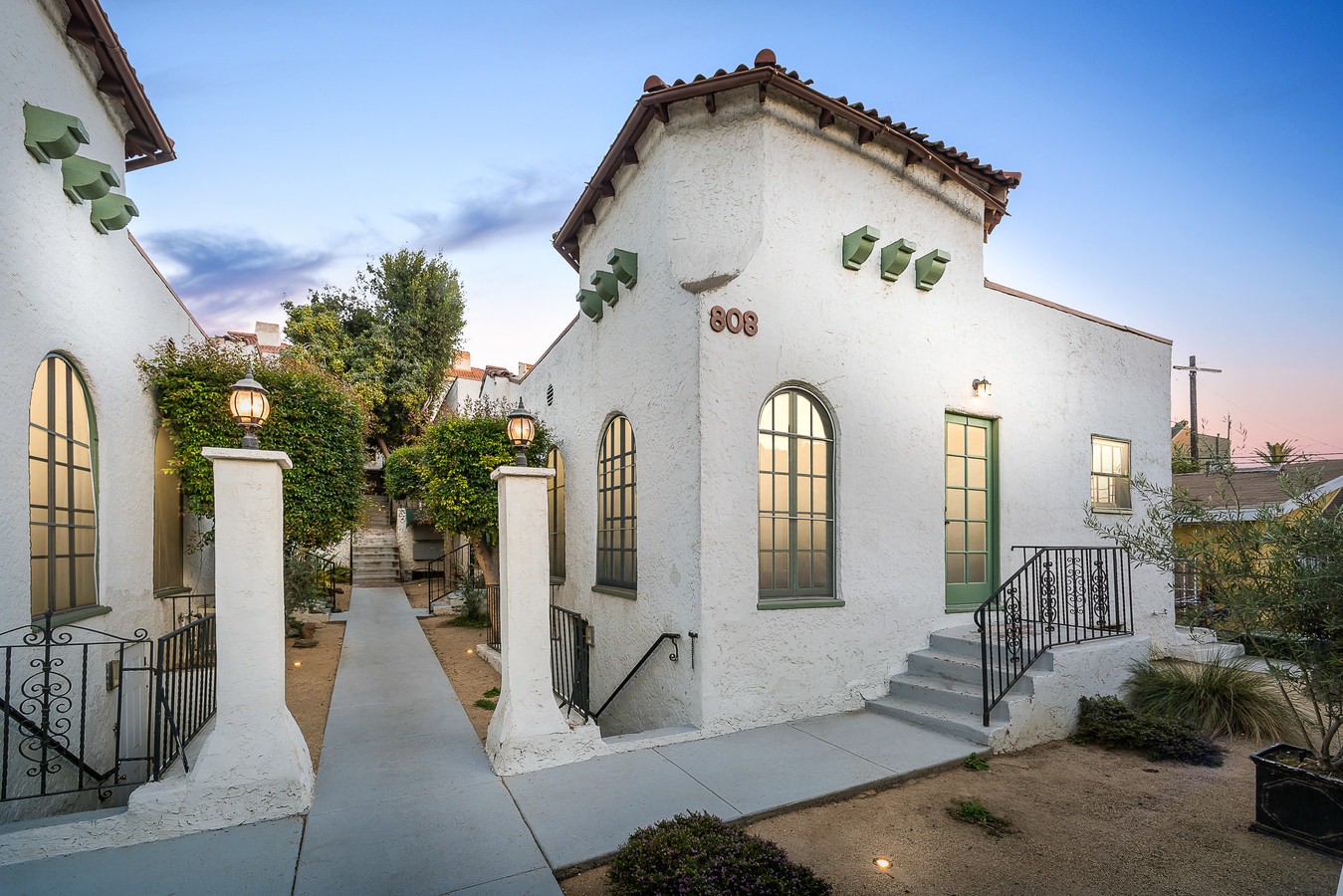 806808 Tularosa Dr, Los Angeles, CA 90026