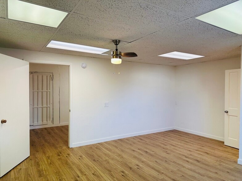 2621 Artesia Blvd, Redondo Beach, CA for lease - Building Photo - Image 3 of 4