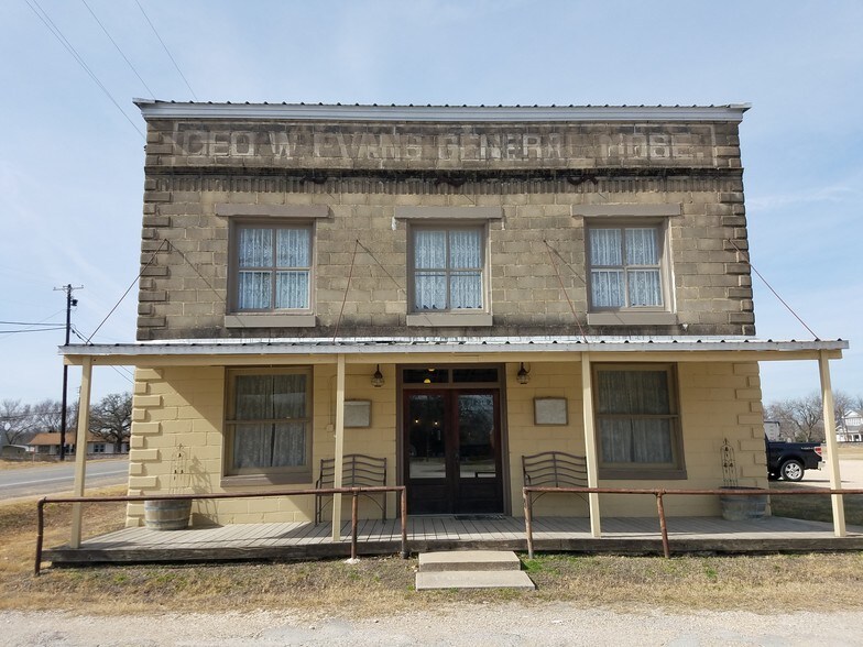 102 N Evans St, Little River Academy, TX 76554