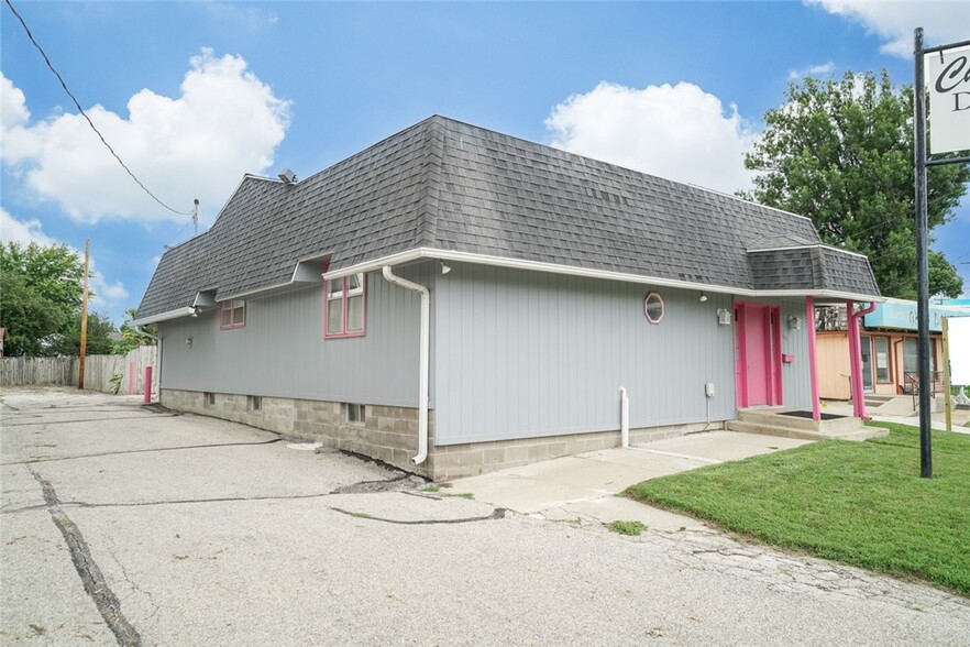 2650 Easton Blvd, Des Moines, IA for sale - Building Photo - Image 2 of 11