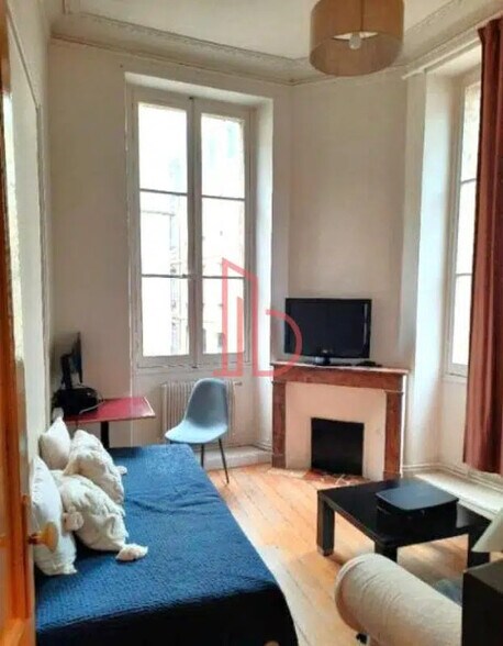 Office in Bordeaux for lease - Interior Photo - Image 1 of 4