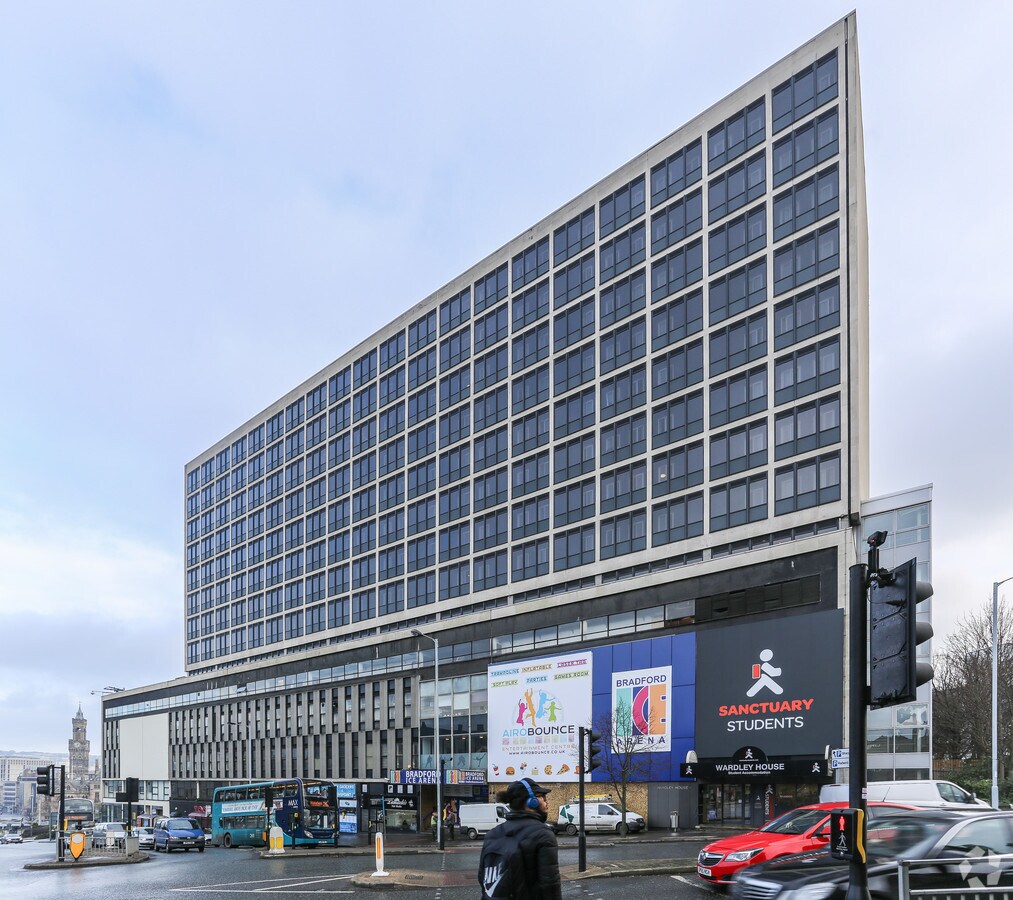 713 Little Horton Lane, Bradford, WYK BD5 0AB