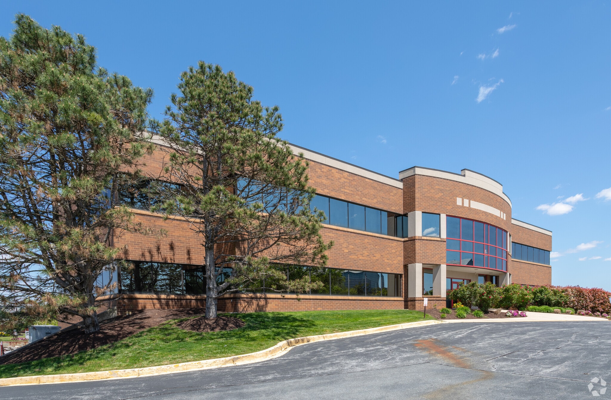 10 Corporate Cir, New Castle, DE for lease Building Photo- Image 1 of 5