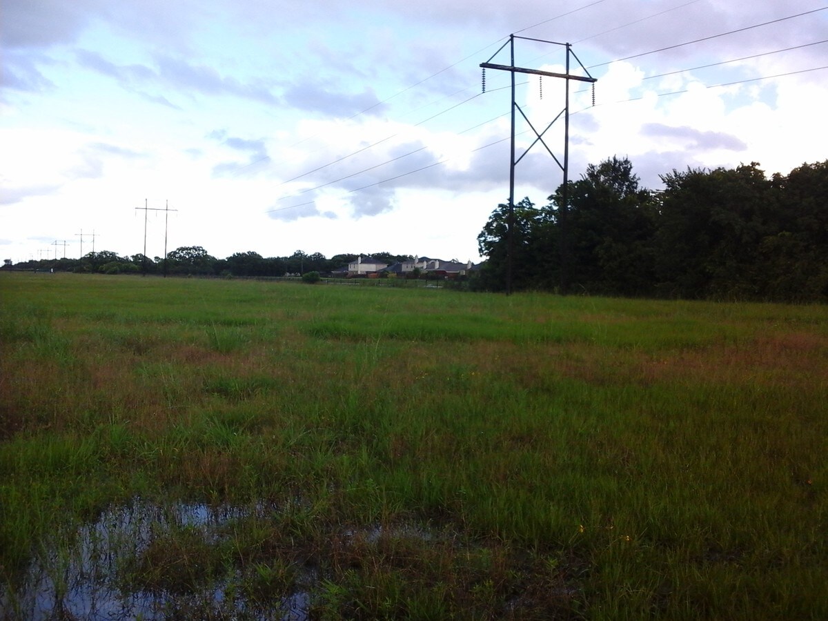 540 Steele Rd, Alvin, TX 77511