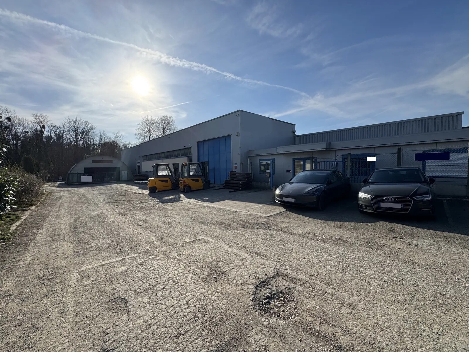 Flex in Presles for sale Building Photo- Image 1 of 29