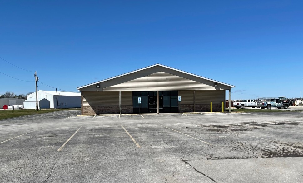 5717 Il Route 78, Virginia, IL for lease - Building Photo - Image 1 of 8