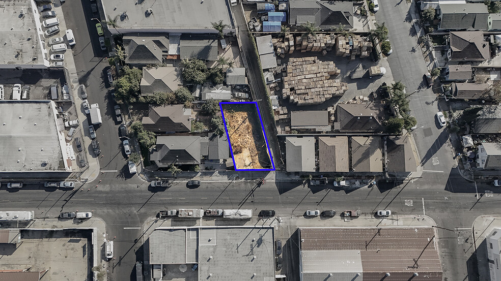 2212 Compton Ave, Los Angeles, CA for sale - Building Photo - Image 2 of 5