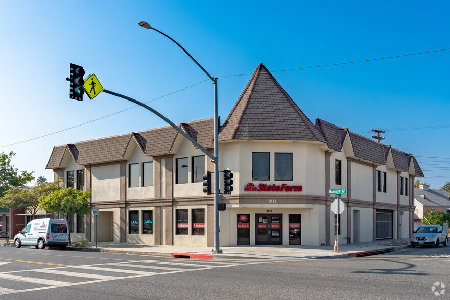 3111 W Burbank Blvd, Burbank, CA for lease - Primary Photo - Image 1 of 12