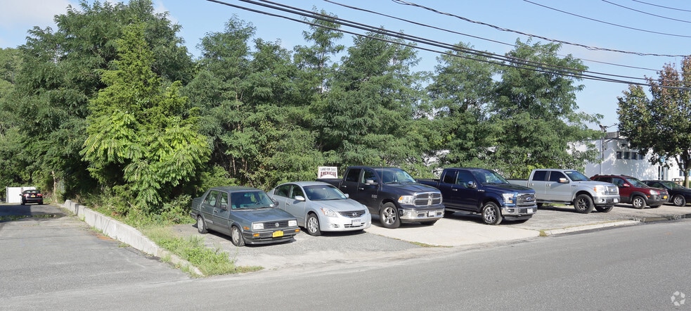 Industrial Rd, Port Jefferson Station, NY for sale - Primary Photo - Image 1 of 1