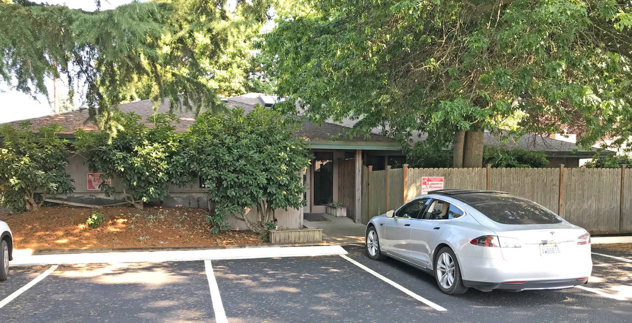 7702 Cirque Dr W, University Place, WA for sale Primary Photo- Image 1 of 1