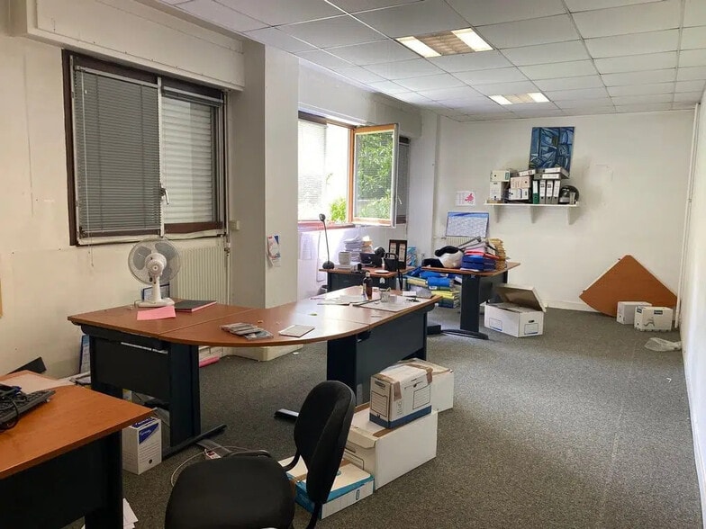 Office in Paris for lease - Building Photo - Image 2 of 6