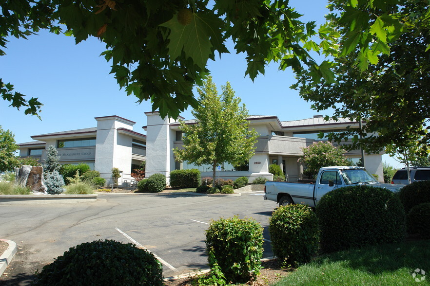 2550 Lakewest Dr, Chico, CA for lease - Primary Photo - Image 1 of 10