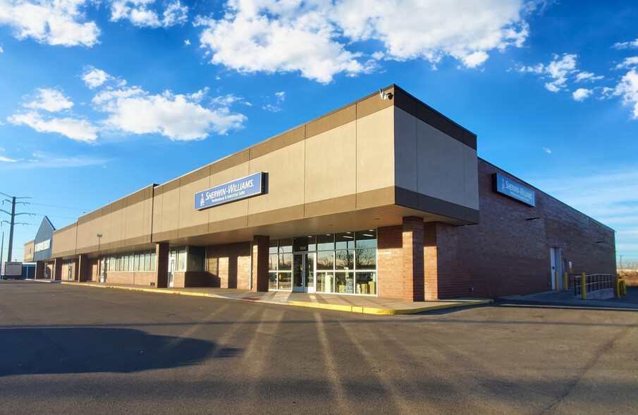 1500-1502 E Riverside Blvd, Loves Park, IL for lease - Building Photo - Image 1 of 2