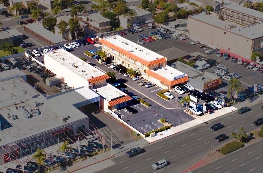 17301 Beach Blvd, Huntington Beach, CA for sale - Aerial - Image 1 of 1