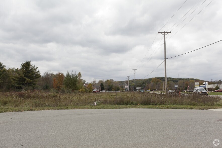 11700 E Fulton St, Lowell, MI for sale - Primary Photo - Image 1 of 1