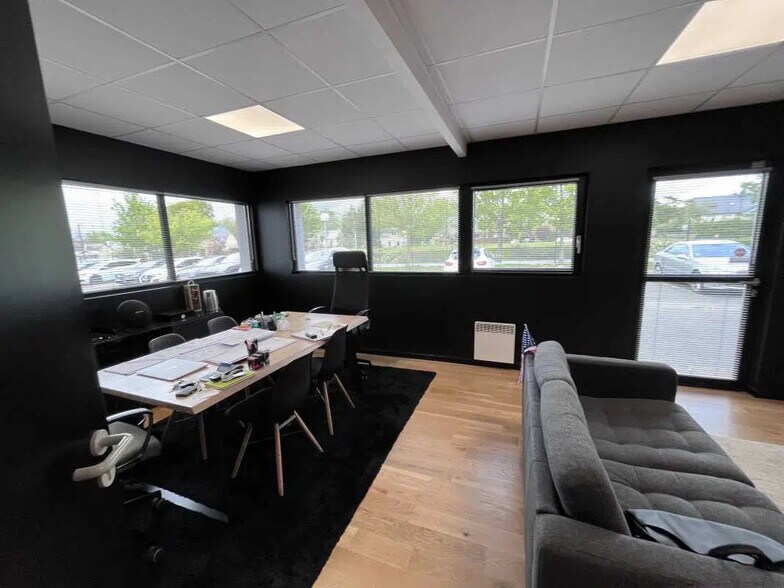 Flex in Thorigné-Fouillard for lease - Building Photo - Image 3 of 5
