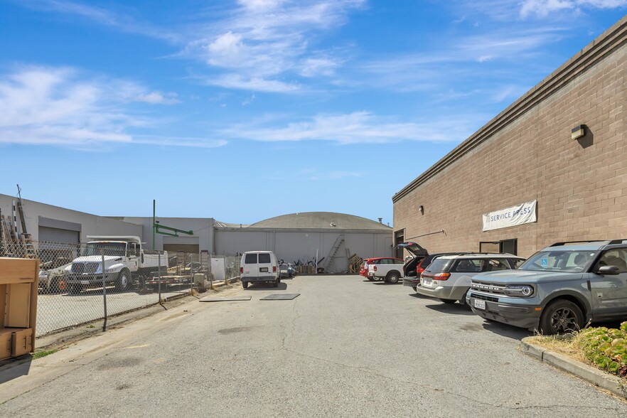 935 Tanklage Rd, San Carlos, CA for lease - Building Photo - Image 2 of 7