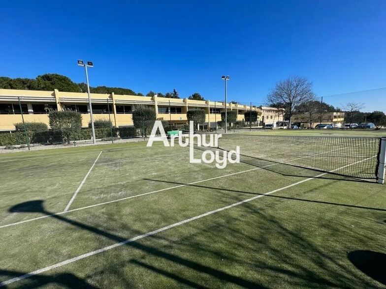 Office in Valbonne for lease - Building Photo - Image 3 of 8