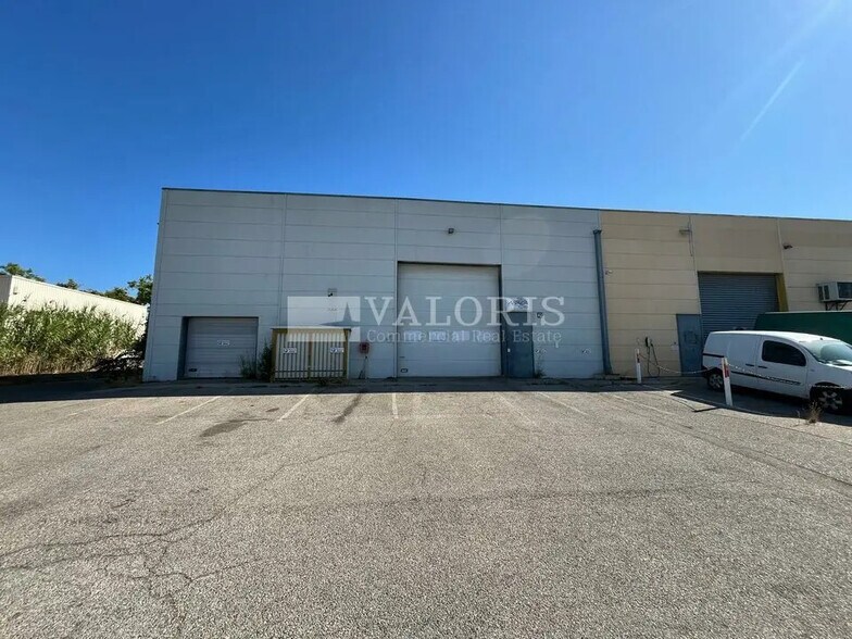 Flex in Vitrolles for lease - Building Photo - Image 2 of 12
