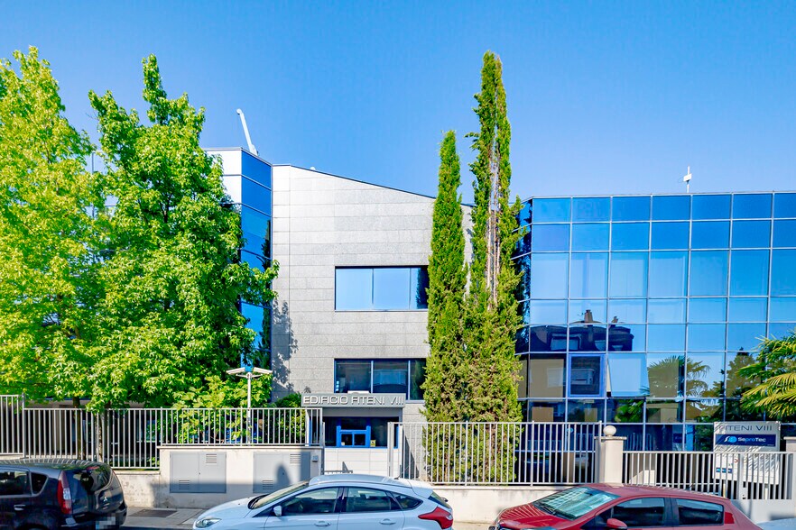 Office in Las Rozas de Madrid, Madrid for lease - Building Photo - Image 2 of 8