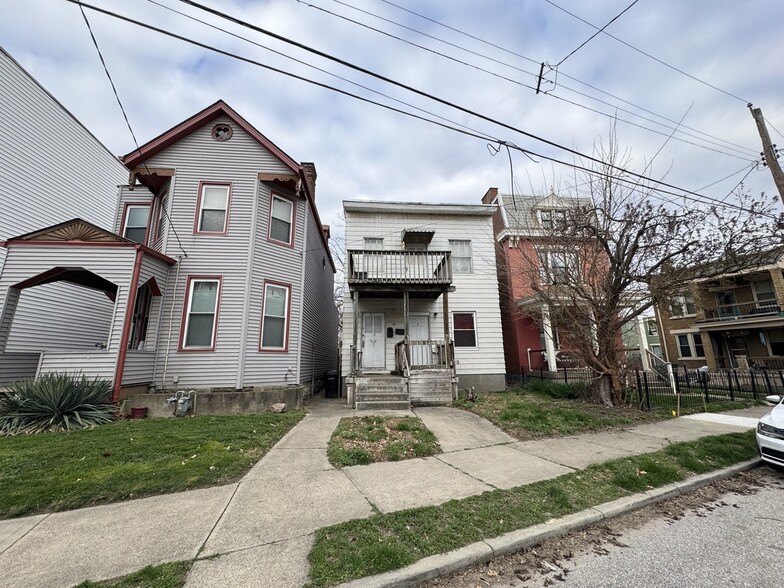 3081 Henshaw Ave, Cincinnati, OH for sale - Building Photo - Image 3 of 5