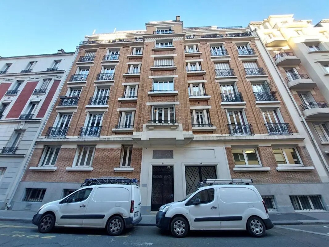 Office in Paris for lease Building Photo- Image 1 of 5