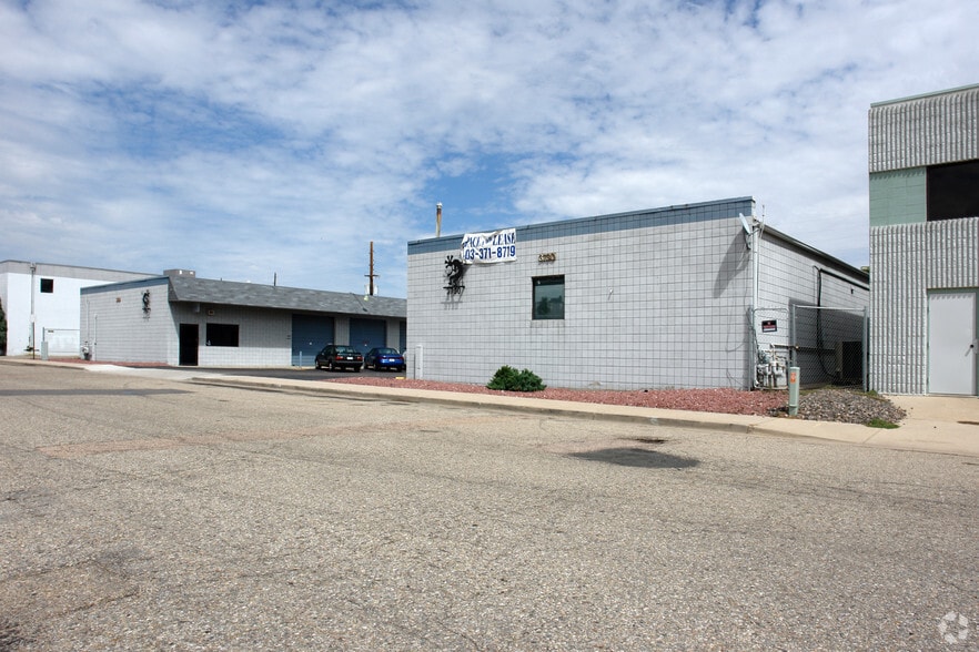 3730 Paris St, Denver, CO for lease - Building Photo - Image 3 of 12