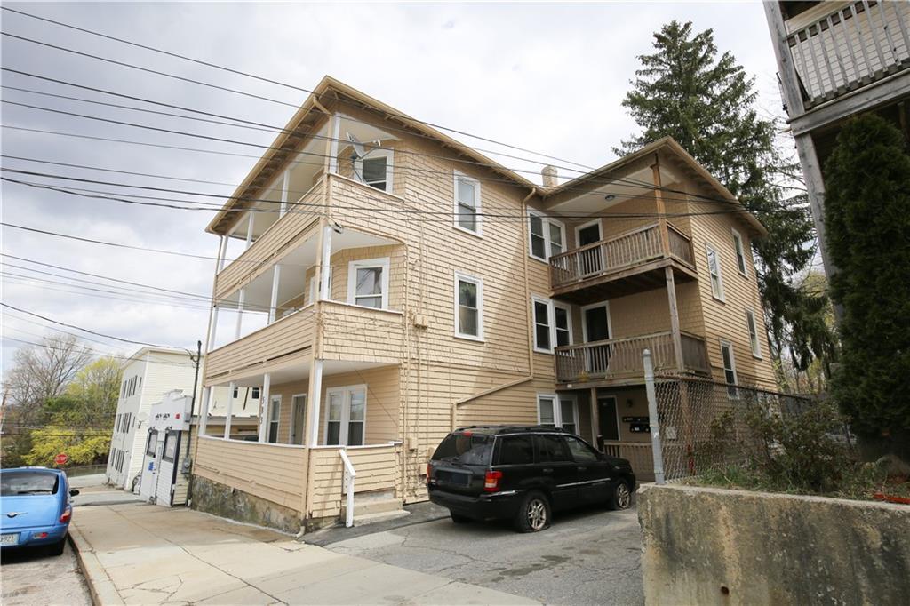 583 Willow St, Woonsocket, RI for sale Primary Photo- Image 1 of 1