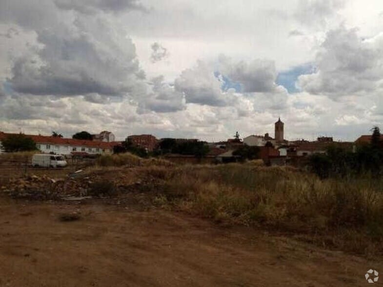 Calle de Soledad, 10, Cabanillas del Campo, Guadalajara for sale - Building Photo - Image 2 of 3