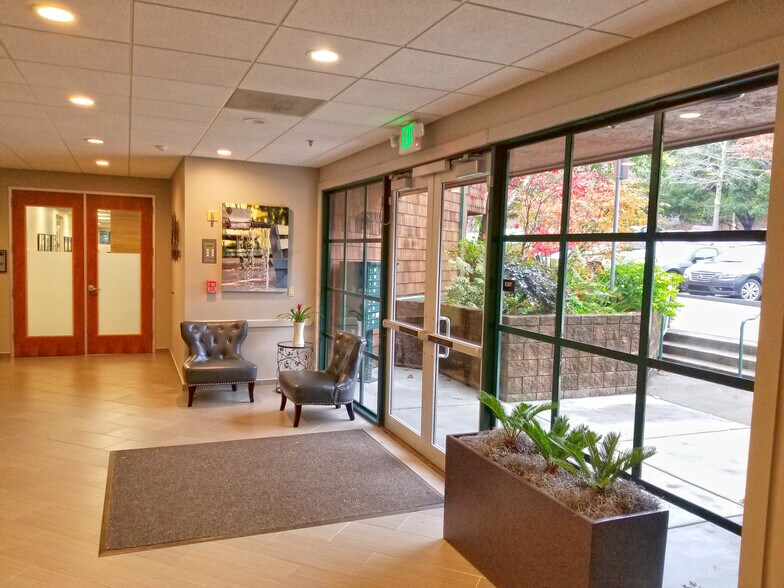 201 Alameda Del Prado, Novato, CA for lease - Lobby - Image 3 of 5