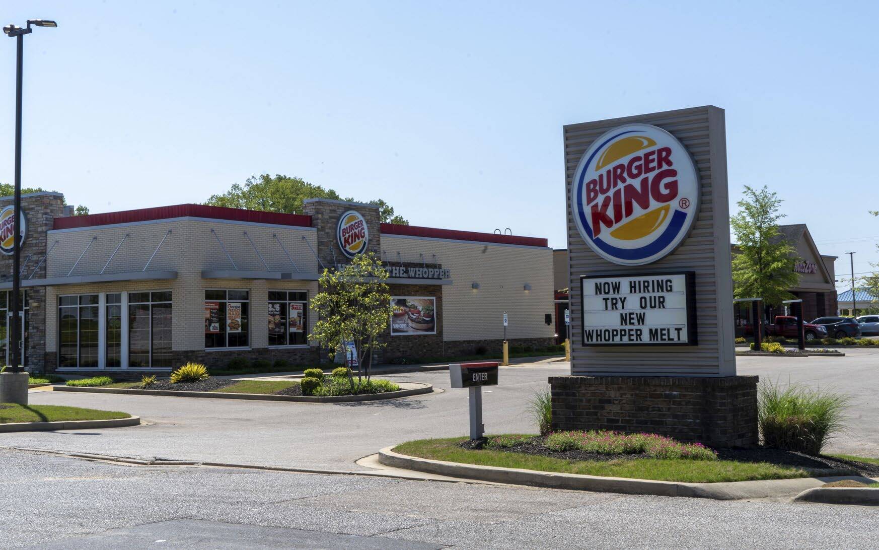 7370 Hacks Cross Rd, Olive Branch, MS for sale Building Photo- Image 1 of 1