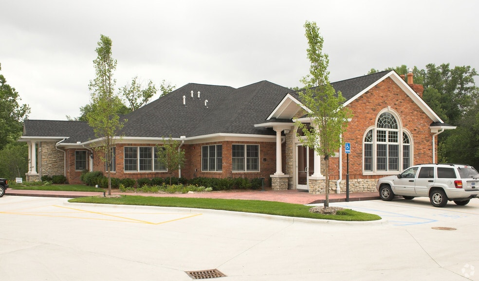 44710 Van Dyke, Utica, MI 48317 Office/Medical for Lease